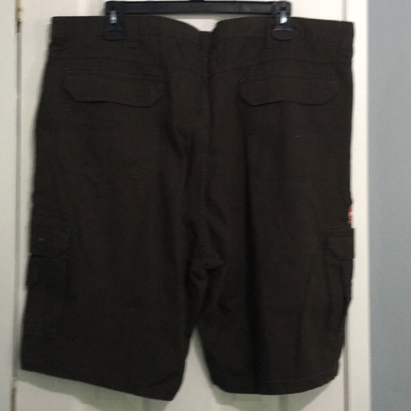 Wrangler Cargo Shorts - Picture 2 of 3